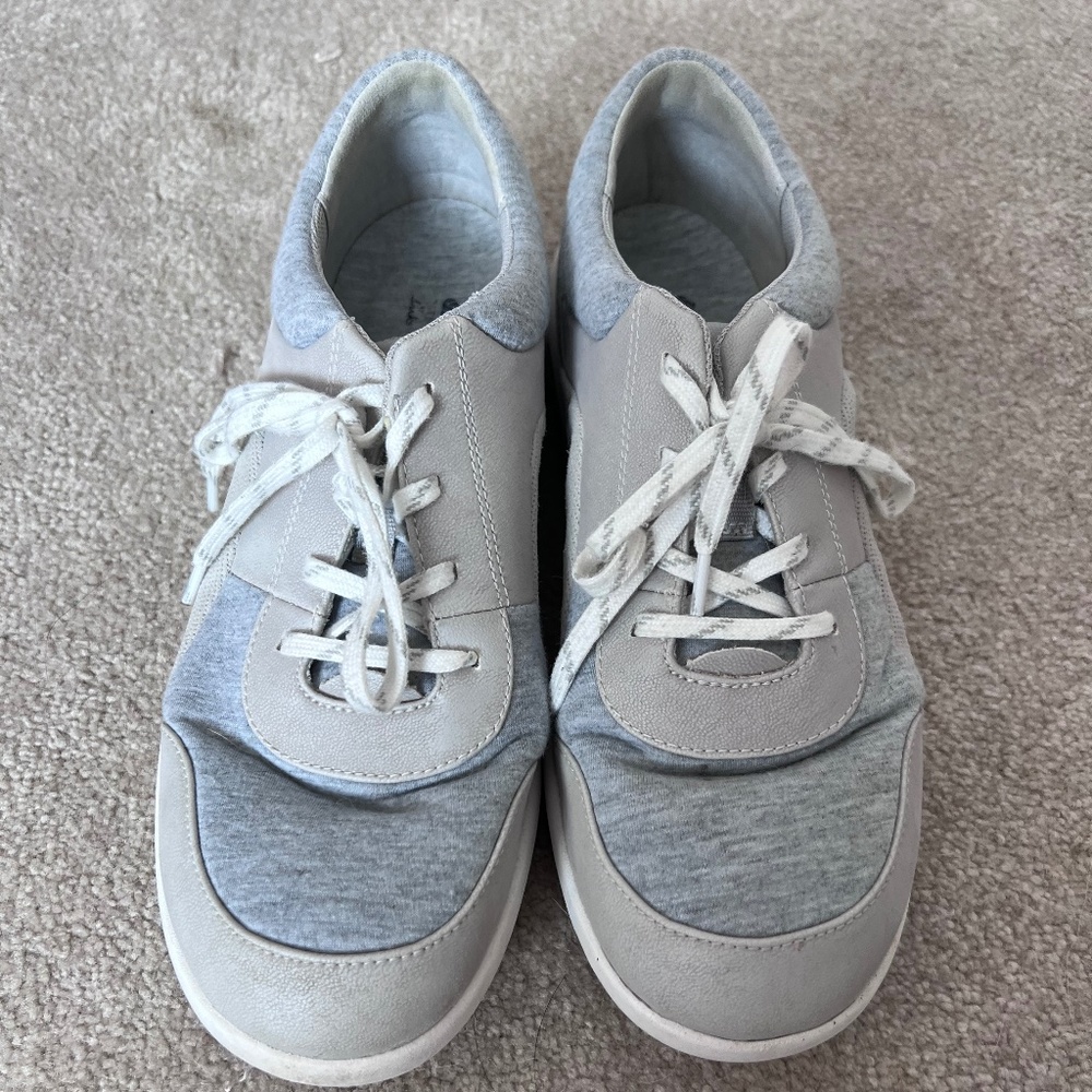 Women's Clark's sneakers